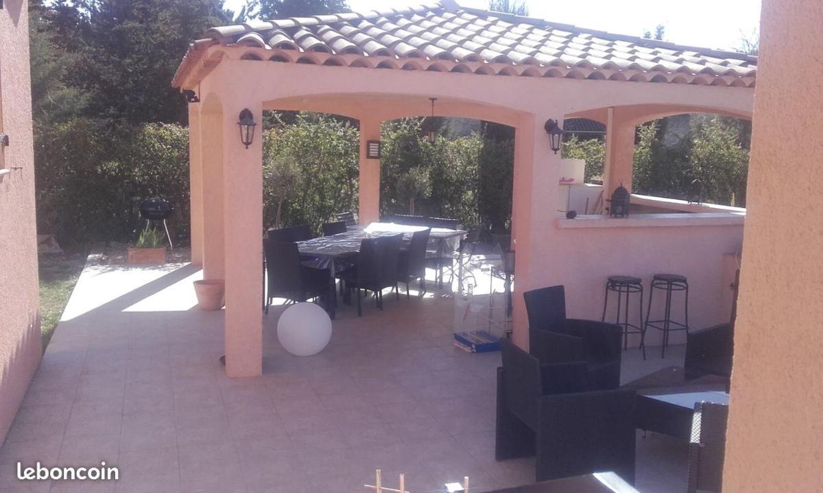 Gréoux-les-Bains La Maison Du Bonheur מראה חיצוני תמונה